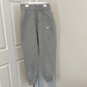 Nike Mid-Rise Joggers